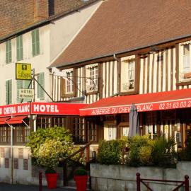 Logis hôtel restaurant Auberge Du Cheval Blanc, hotel in Crèvecoeur-en-Auge