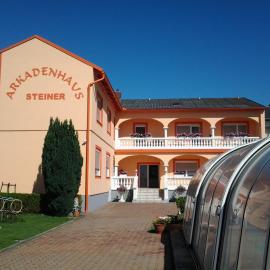 Arkadenhaus Steiner, hotel in Podersdorf am See