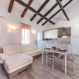 Ca' Laura - Murano Centro - 10 min from Venice、ムラーノのホテル