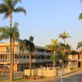Jadran Motel & El Jays Holiday Lodge, מלון בגולד קוסט