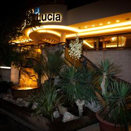 Hotel Santa Lucia، فندق في بيبيوني