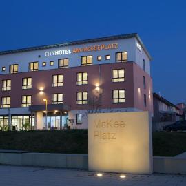 CityHotel am McKeePlatz，克賴爾斯海姆的飯店