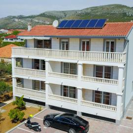 Apartments Jozic, ξενοδοχείο στο Τρογκίρ