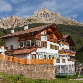 Gasthof Specker, hotel en Obereggen