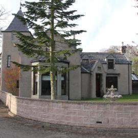 Amazing 4 Bed Scottish Baronial Style House, Hotel in Westhill
