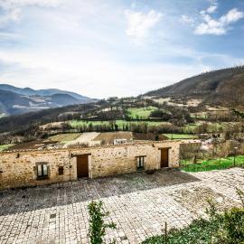Le Aie Di Postignano