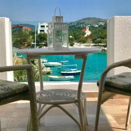 Apartment Victoria, hotel in Rogoznica