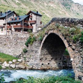 Apartamentos Les Picardes, hotel en Espot