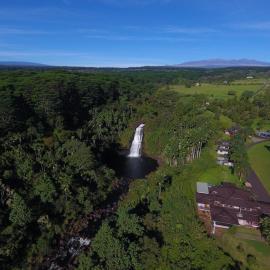 The Inn at Kulaniapia Falls, hotel v destinaci Hilo