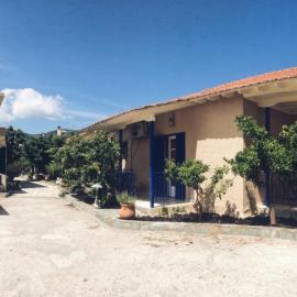 Faros Studios, hotel u gradu 'Lygia'