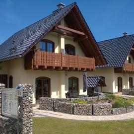 Ferienhaus Leo und Livia, hótel í Zempin