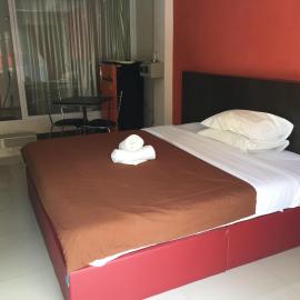 Shanghai Guesthouse Monna bar, hotel in Pattaya