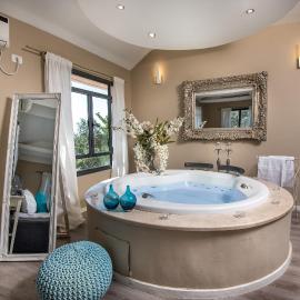 Champagne suites, хотел в Kefar Weradim