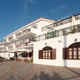 Ikaros Star Hotel, hotel i Gialiskari