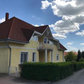 Esther Apartman, hotel in Gyenesdiás