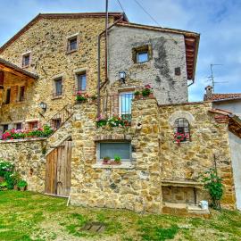 Agriturismo "Antico Borgo", хотел в Маростика