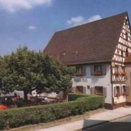 Hotel-Gasthof Rotes Roß, מלון בHeroldsberg