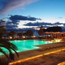 Ramada Loutraki Poseidon Resort, hótel í Loutráki
