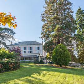 Chateau de Breuil en Beaujolais, hotel Salles-Arbuissonnas-ban