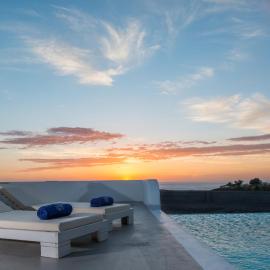 Azar Luxury Villas & Suites, hotelli kohteessa Imerovígli
