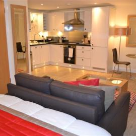 House of Fisher - Central Point, hotel v destinaci Basingstoke