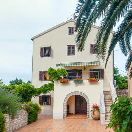 Family House Lana, ξενοδοχείο σε Osor