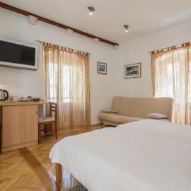Carrara Accommodation
