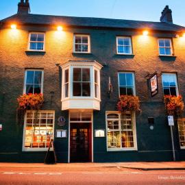 Old Kings Arms Hotel، فندق في بيمبروك