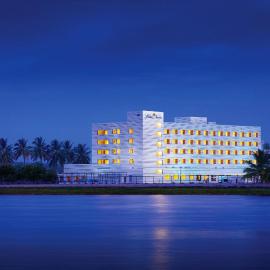 Hotel Naveen Lakeside, hotell i Hubballi