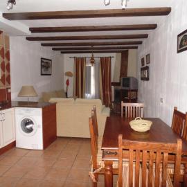 Apartamentos Rurales La Muralla II, hotel di Cañete