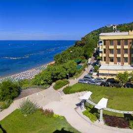 Hotel Promenade, khách sạn ở Gabicce Mare