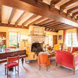 Le Petit Manoir des Bruyères, hotell i Villefargeau