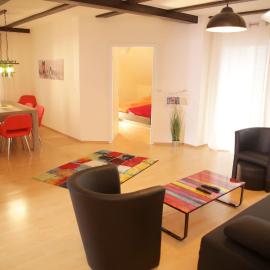 Art City-Studios Kassel 4 und 8, groß, modern, citynah, je 3 Schlafzimmer, kostenfreie Parkplätze, Süd-Balkons, ruhig, Herkulesblick