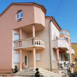 Apartments Suzana, hotel v destinaci Novi Vinodolski