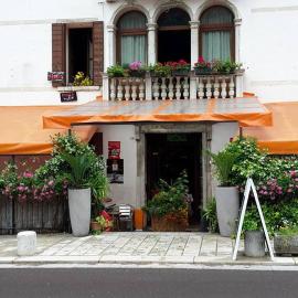 Ristorante Pizzeria al Mondo, hotell sihtkohas Valstagna