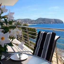 Penthouse Seaside, hotel i Moraira