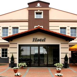 Hotel Stajnia Wolica, ξενοδοχείο σε Wolica