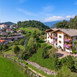 Appartements Plattnerhof، فندق في كاستيلِروتّو