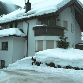 Haus Dorfschmied, hotel a Flirsch