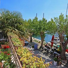 Wine Garden Rooms, hotel in Skradin