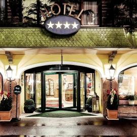 Hotel Schrofenstein, hotel di Landeck