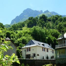 Maison Bergoun, hotell i Borce