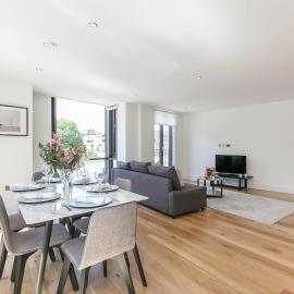 Portobello Apt with Floor-to-Ceiling Views