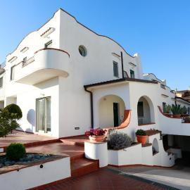 L'ippocampo Guest House, hotelli kohteessa Sabaudia