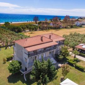 Pansion Argo, hotel in Nea Moudania