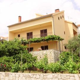 Apartments Dragan, hotel in Stari Grad