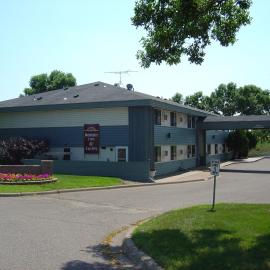 Wakota Inn and Suites, hotel in Cottage Grove