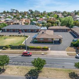 Cadman Motor Inn and Apartments, hotel in Tamworth