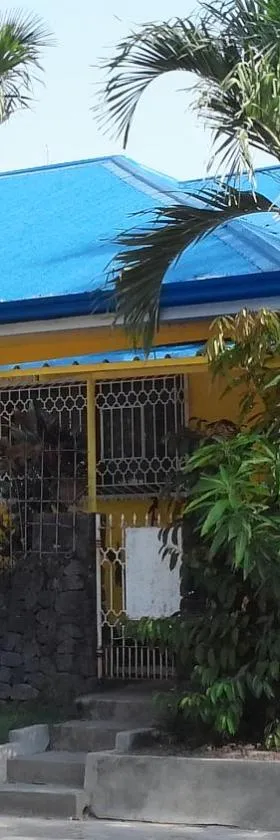 Yellow House Vacation Rental, Hotel in Subic