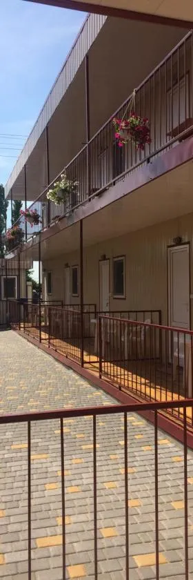 Дом семейного отдыха, Hotel in Karolino-Buhas